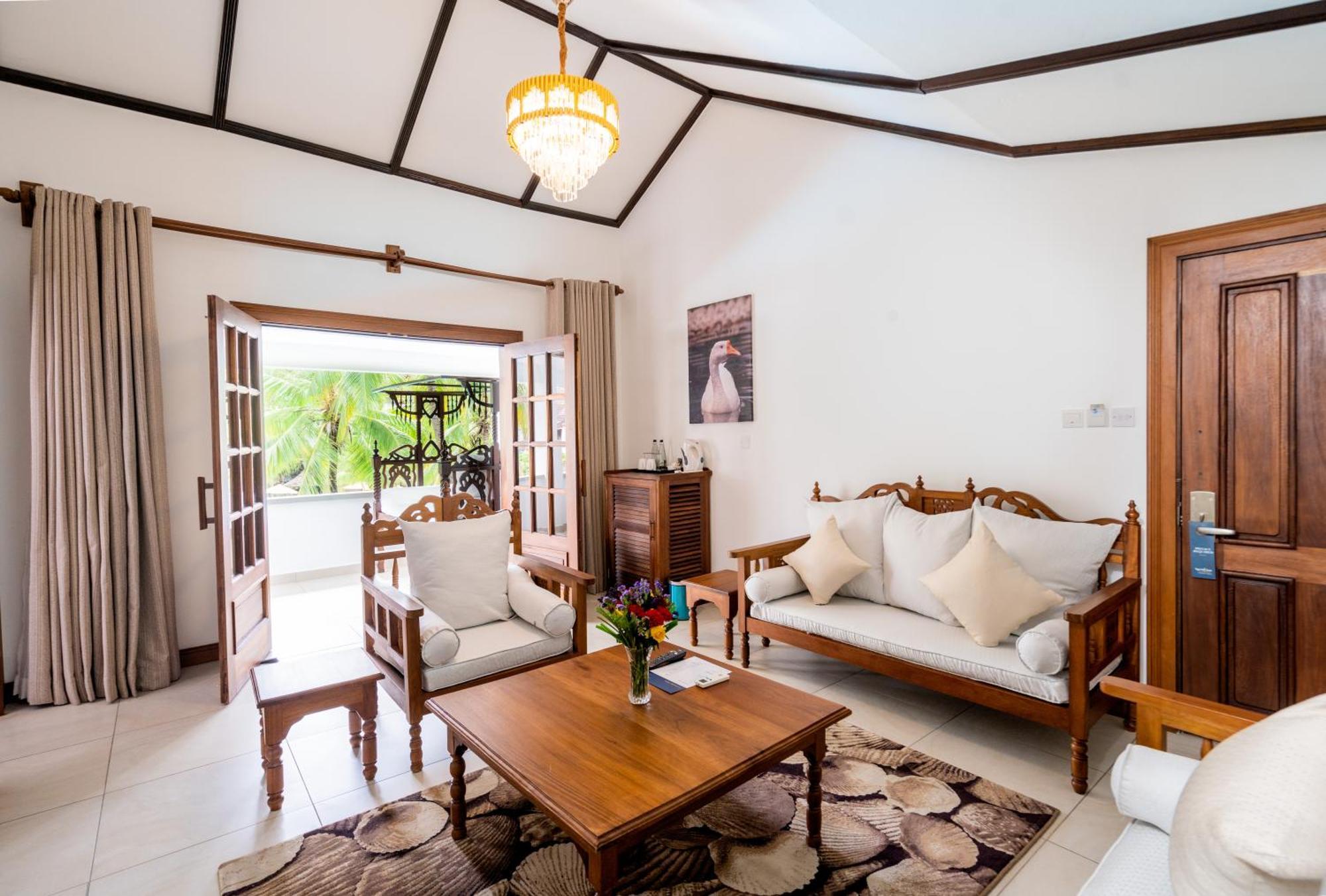 Prideinn Flamingo Beach Resort & Spa Mombasa Shanzu Exterior photo