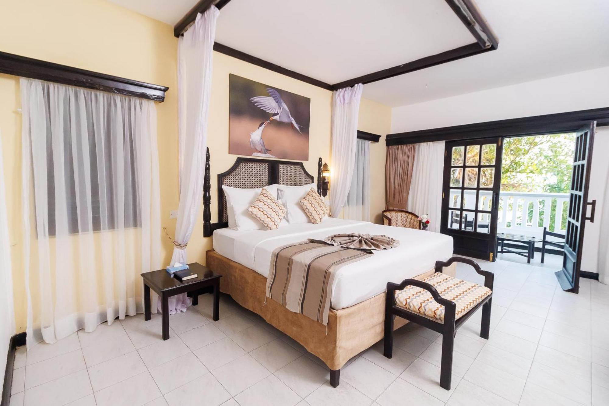 Prideinn Flamingo Beach Resort & Spa Mombasa Shanzu Exterior photo