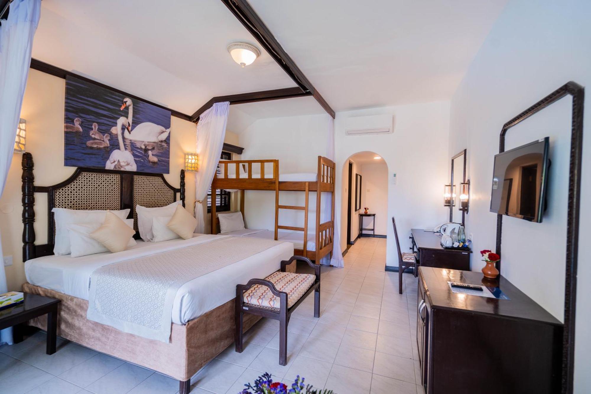 Prideinn Flamingo Beach Resort & Spa Mombasa Shanzu Exterior photo