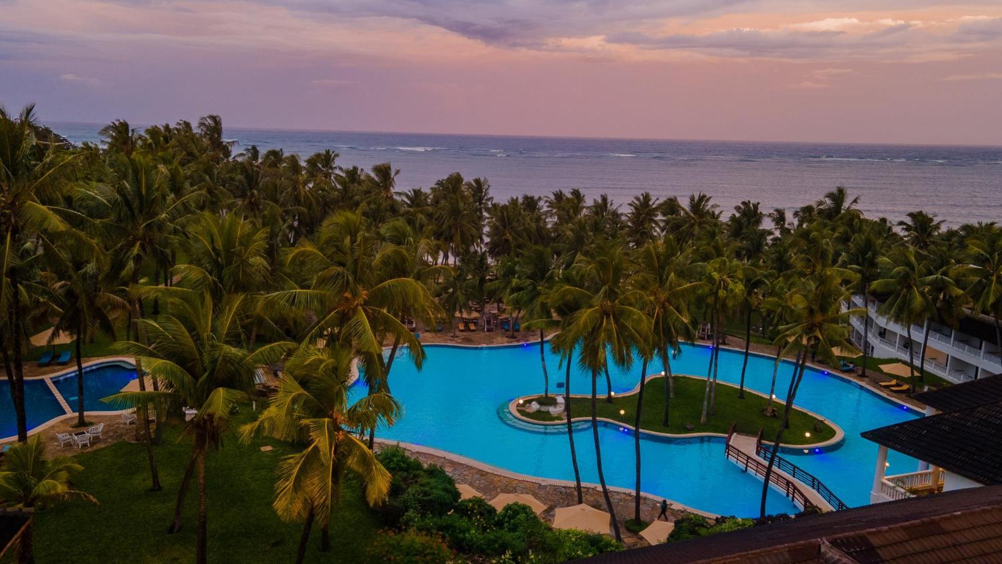 Prideinn Flamingo Beach Resort & Spa Mombasa Shanzu Exterior photo