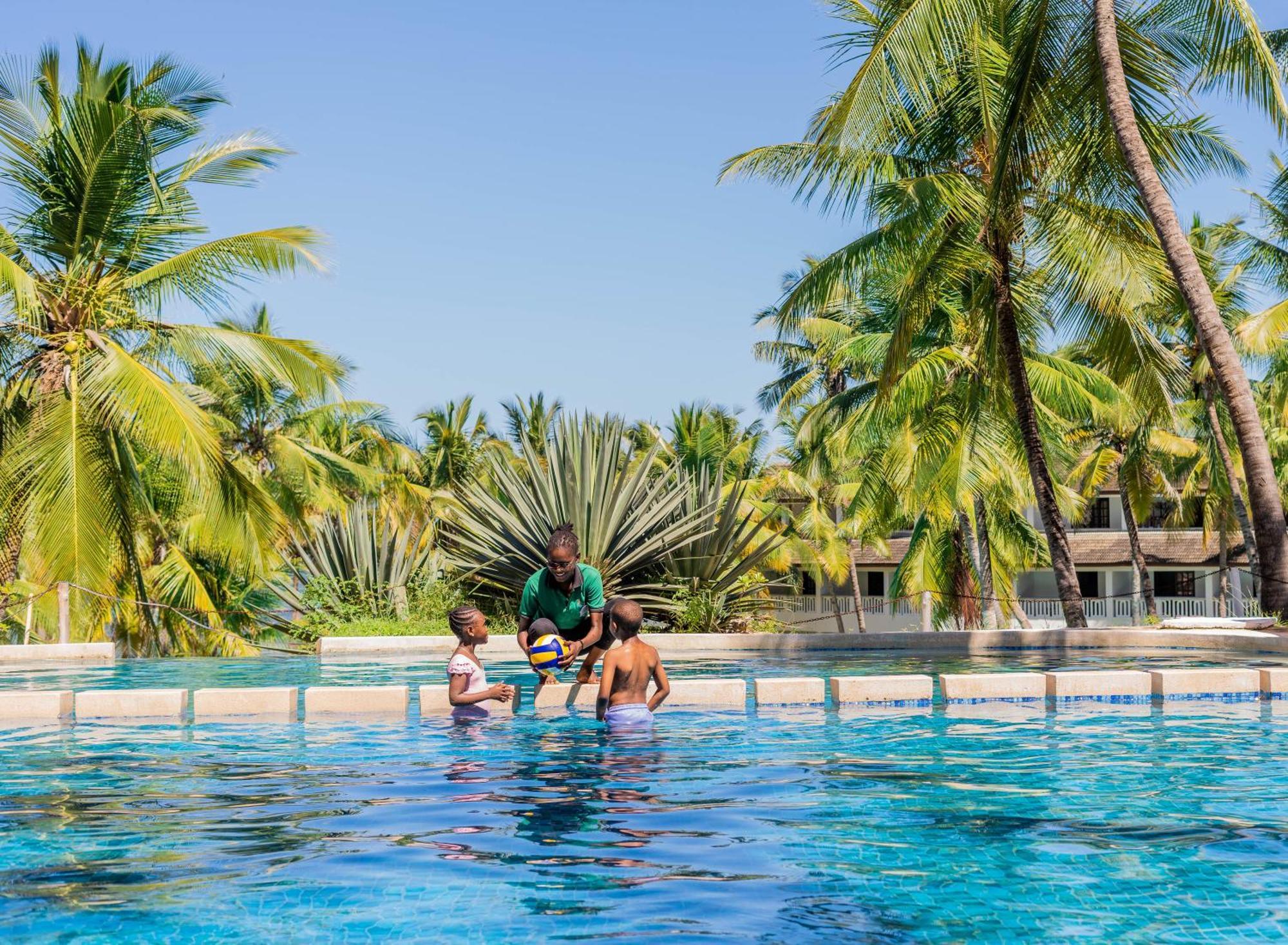 Prideinn Flamingo Beach Resort & Spa Mombasa Shanzu Exterior photo