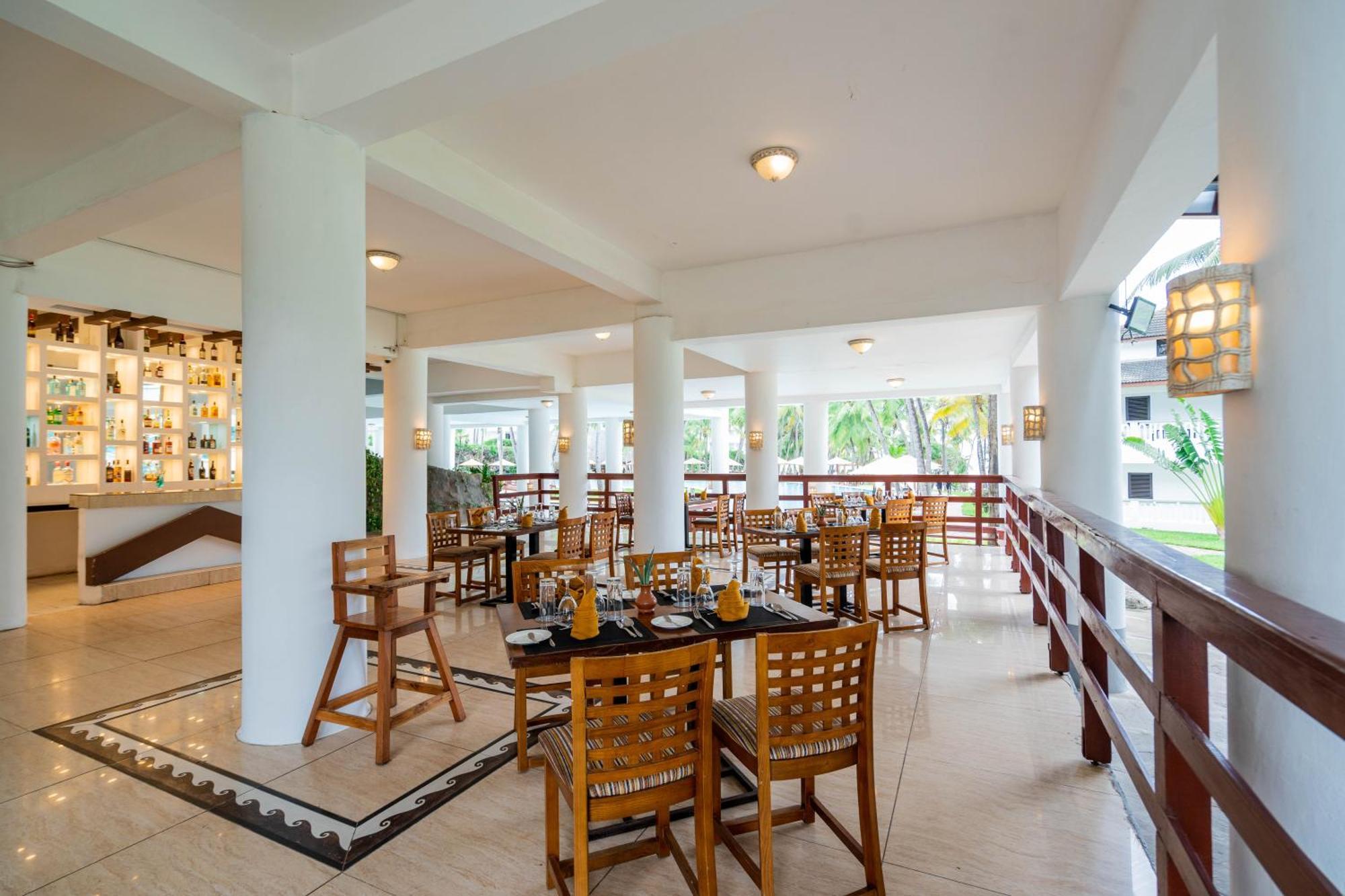Prideinn Flamingo Beach Resort & Spa Mombasa Shanzu Exterior photo