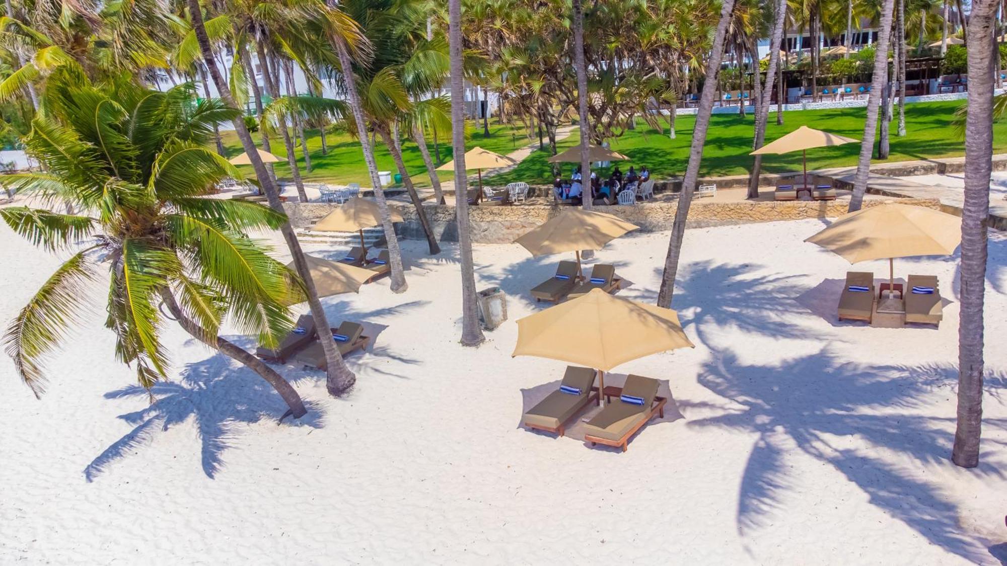 Prideinn Flamingo Beach Resort & Spa Mombasa Shanzu Exterior photo
