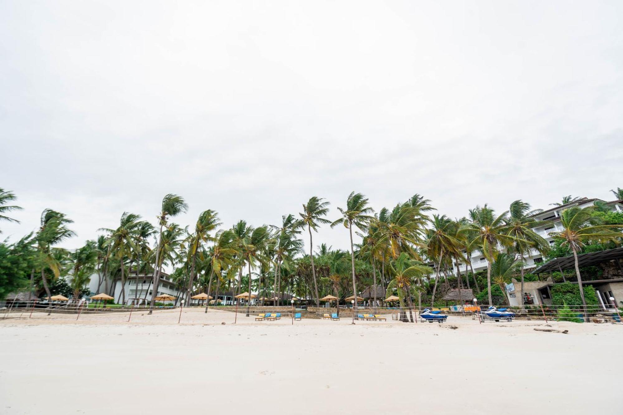 Prideinn Flamingo Beach Resort & Spa Mombasa Shanzu Exterior photo