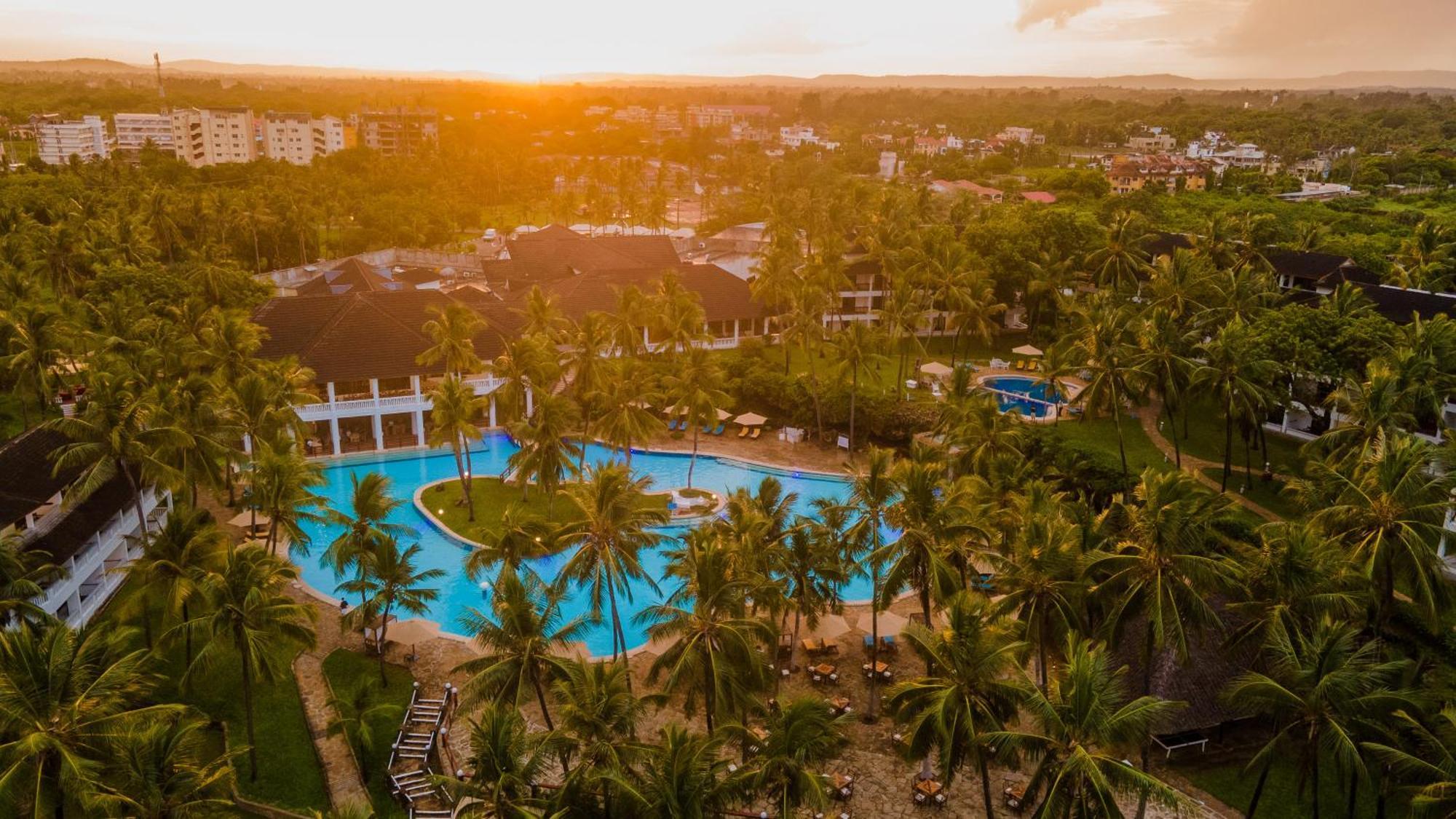 Prideinn Flamingo Beach Resort & Spa Mombasa Shanzu Exterior photo